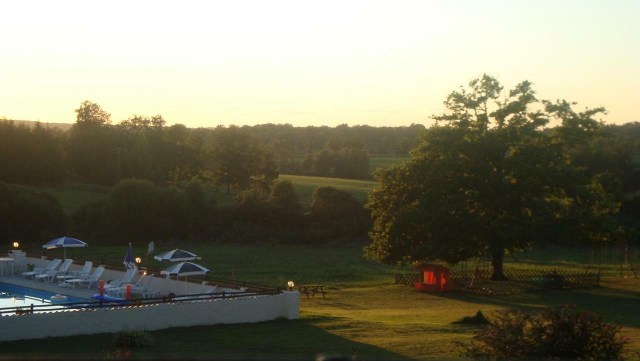 La Croix Gites Pressignac Exterior foto